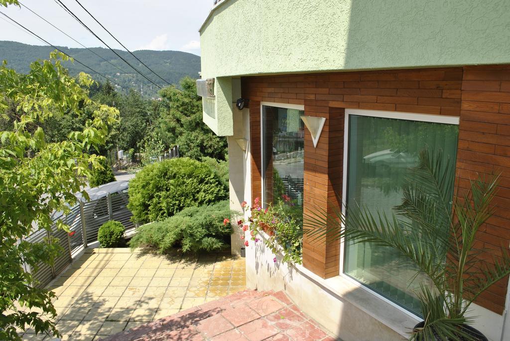 Discret Hotel & Restaurant Vladaya Exterior foto